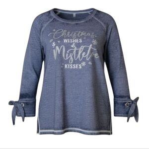 Christmas Wishes & Mistletoe Kisses Heathered Gray Holiday Top - NWOT